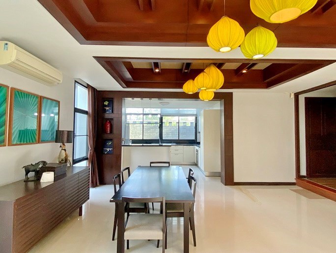 House for rent East Pattaya showing the dining and kitchen areas 