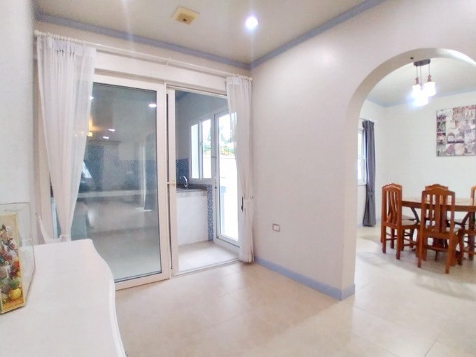House for rent East Pattaya showing the dining and kitchen areas House for rent East Pattaya showing the dining and kitchen areas