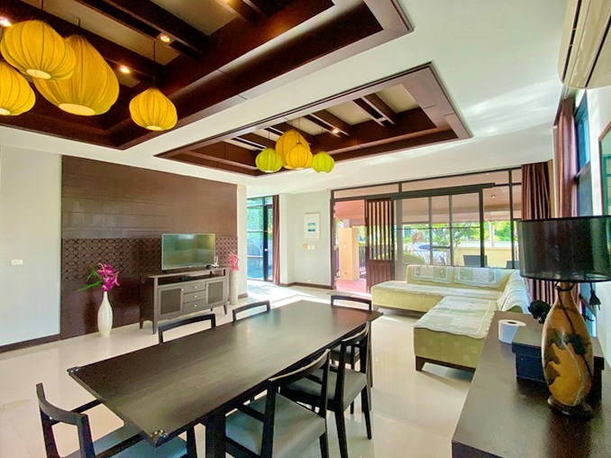 House for rent East Pattaya showing the dining and living areas 