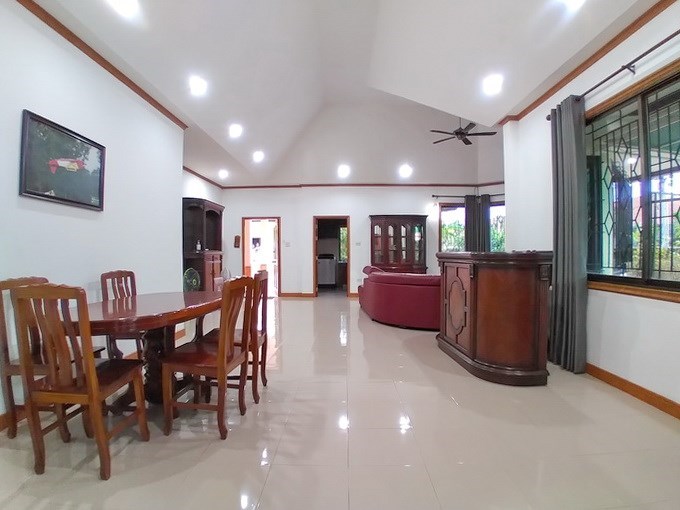 House for rent East Pattaya showing the dining area
