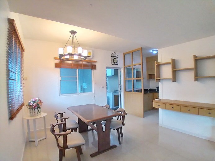 House for rent East Pattaya showing the dining and kitchen areas House for rent East Pattaya showing the dining and kitchen areas