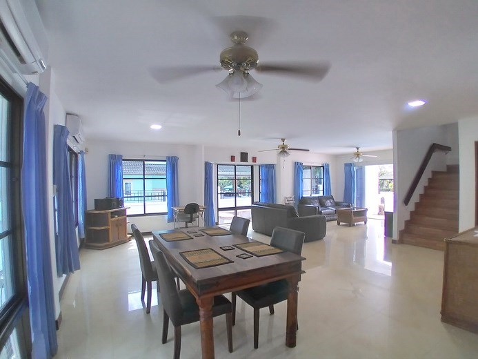 House for rent East Pattaya showing the dining, office and living areas 