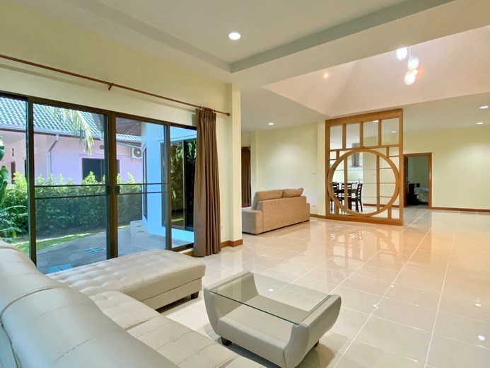 House for rent East Pattaya showing the first living area