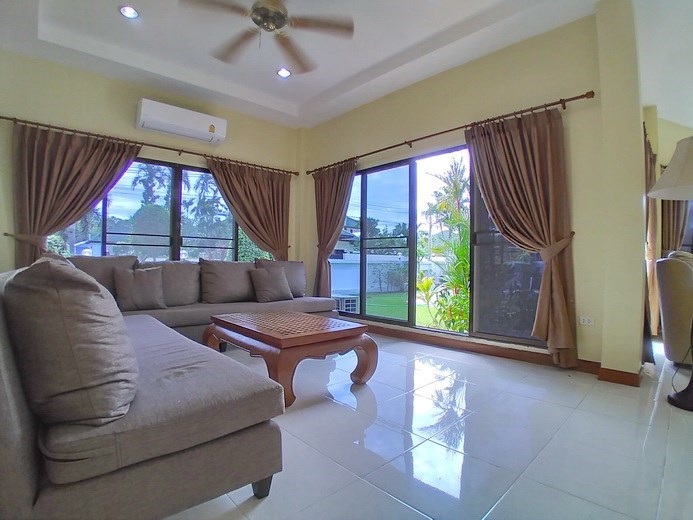 House for rent East Pattaya showing the first living area 