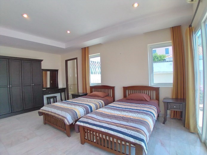 House for rent East Pattaya showing the fourth bedroom suite House for rent East Pattaya showing the fourth bedroom suite