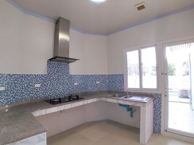 House for rent East Pattaya showing the kitchen House for rent East Pattaya showing the kitchen
