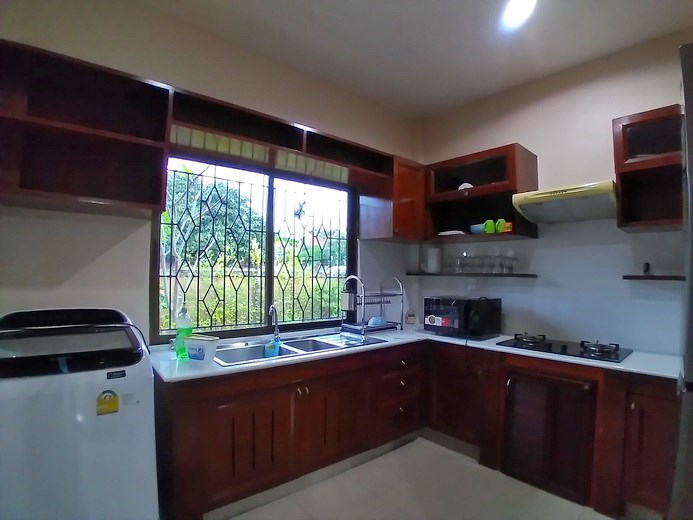 House for rent East Pattaya showing the kitchen and utility areas House for rent East Pattaya showing the kitchen and utility areas