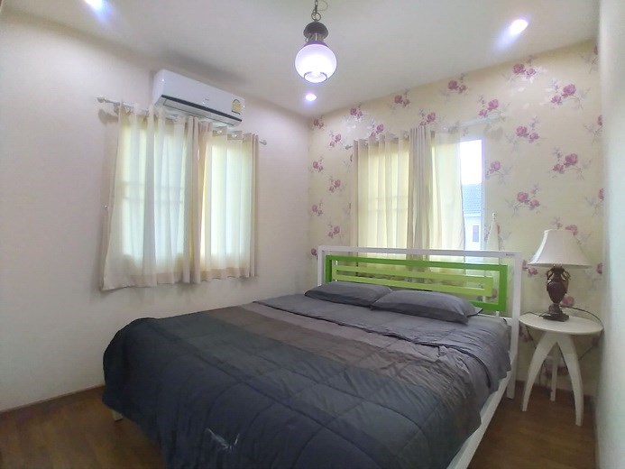 House for rent East Pattaya showing the master bedroom House for rent East Pattaya showing the master bedroom