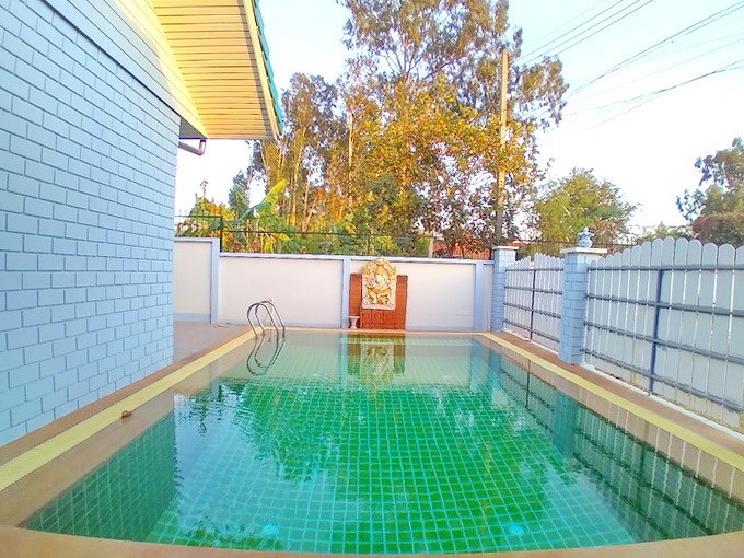 House for rent East Pattaya showing the private pool House for rent East Pattaya showing the private pool