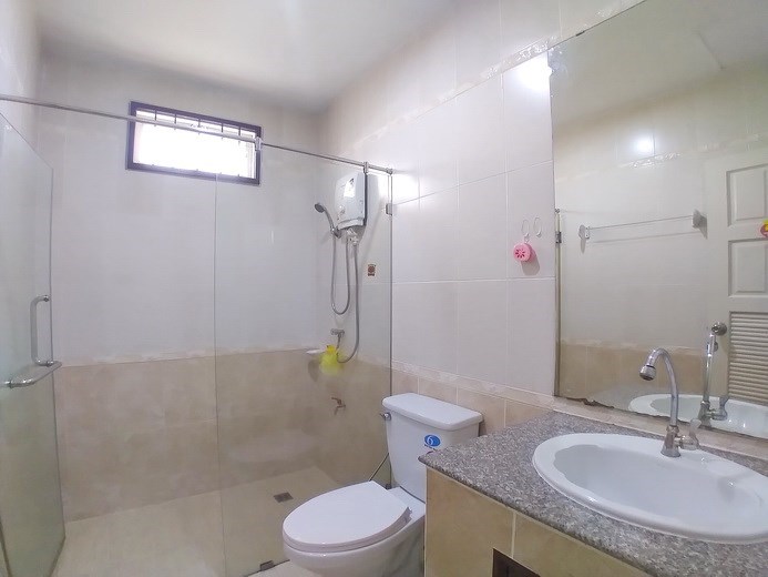 House for rent East Pattaya showing the second bathroom House for rent East Pattaya showing the second bathroom