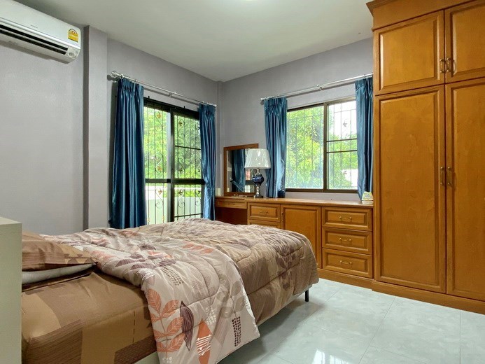 House for sale East Pattaya showing the second bedroom with wardrobes 