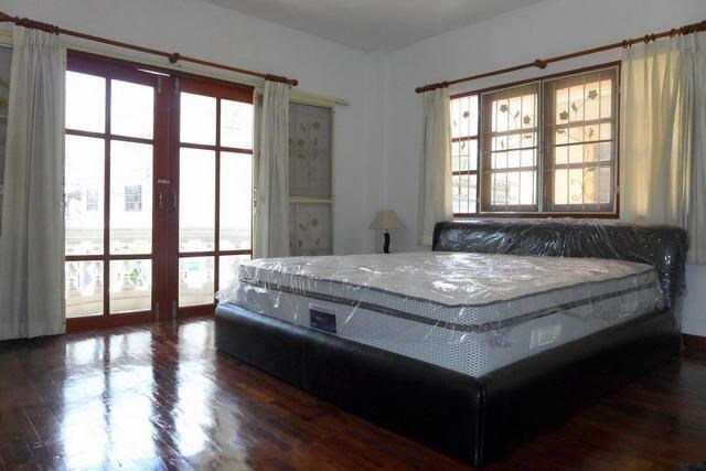 House For Rent Pattaya showing the bedroom