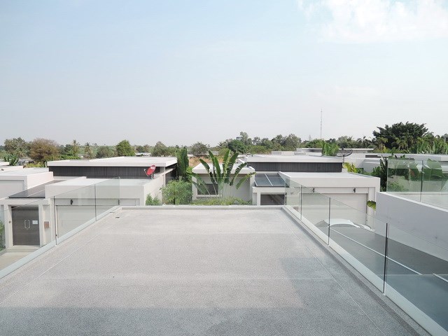House for sale Amaya Hill Pattaya showing the master bedroom terrace 