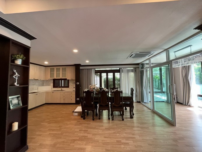 House for rent Central Pattaya showing the dining area 