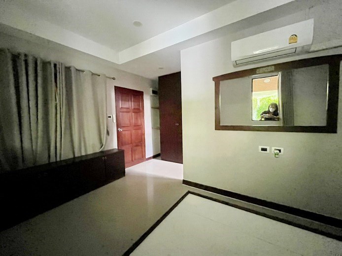 House for rent Central Pattaya showing the maid bedroom