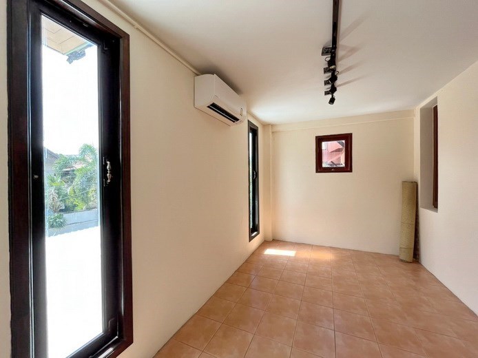 House for rent Central Pattaya showing the second additional room