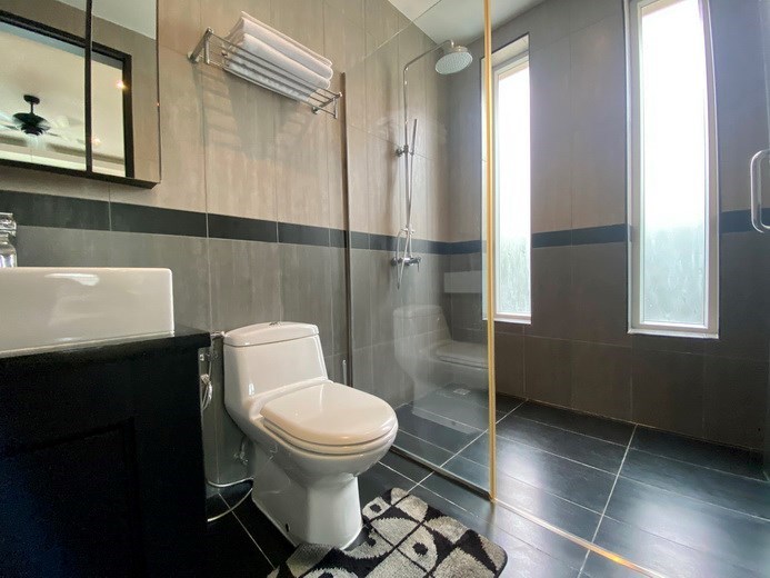 House for rent East Pattaya showing the bathroom