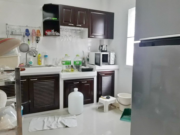 House for sale East Pattaya showing the kitchen House for sale East Pattaya showing the kitchen