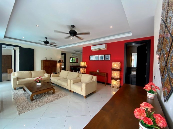 House for rent East Pattaya showing the living area and guest toilet 