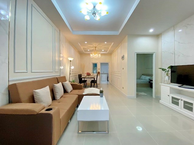 House for sale East Pattaya showing the open plan concept 