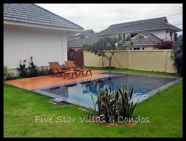 House for sale East Pattaya showing the pool and garden House for sale East Pattaya showing the pool and garden