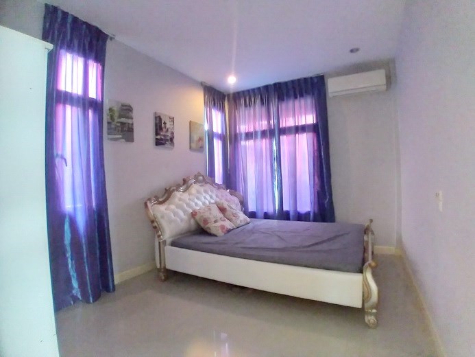 House for sale East Pattaya showing the third bedroom 