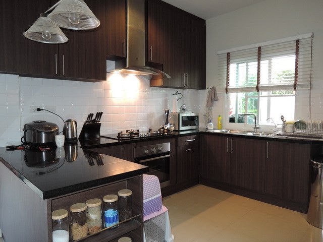 House for sale Huay Yai Pattaya showing the kitchen