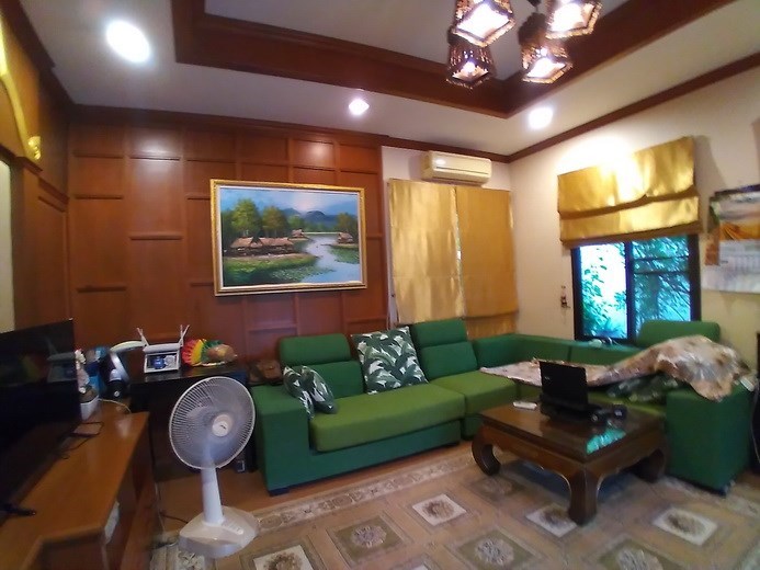 House for sale Huay Yai Pattaya showing the first living area House for sale Huay Yai Pattaya showing the first living area