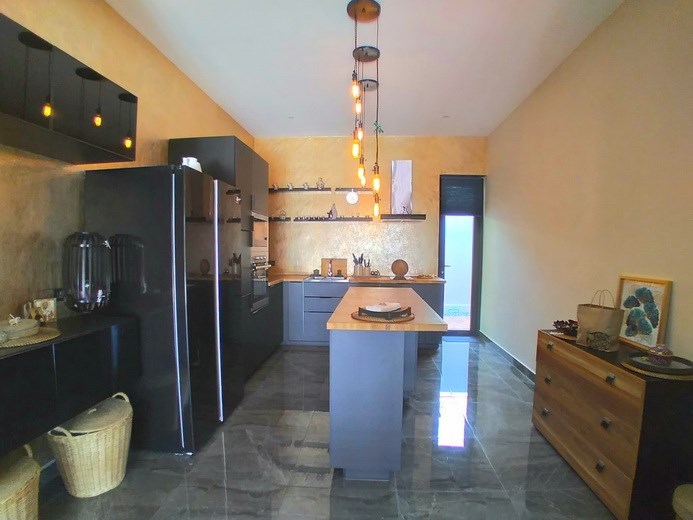 House for sale Huay Yai Pattaya showing the kitchen 