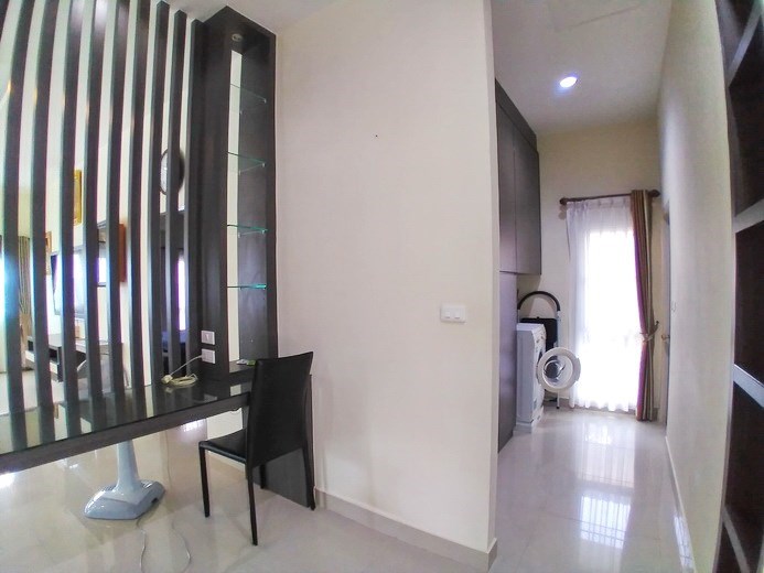 House for sale Huay Yai Pattaya showing the laundry area House for sale Huay Yai Pattaya showing the laundry area