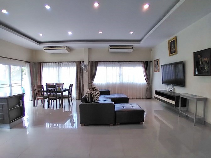 House for sale Huay Yai Pattaya showing the living and dining areas House for sale Huay Yai Pattaya showing the living and dining areas