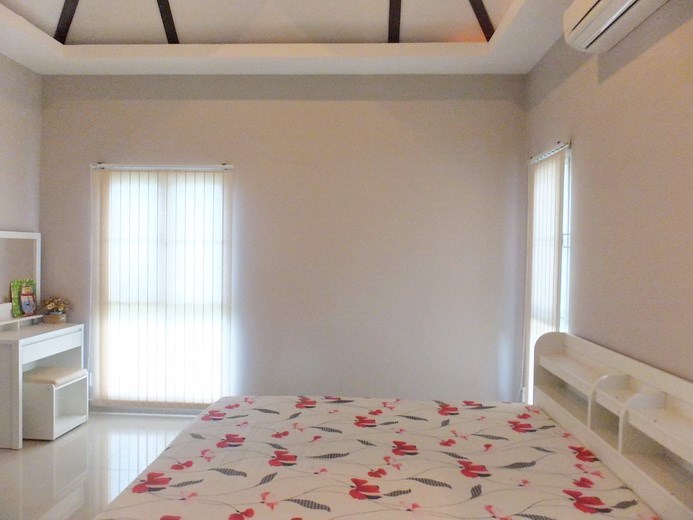 House for sale Huay Yai Pattaya showing the second bedroom 