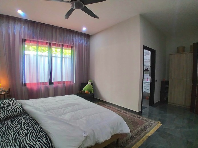 House for sale Huay Yai Pattaya showing the second bedroom suite House for sale Huay Yai Pattaya showing the second bedroom suite