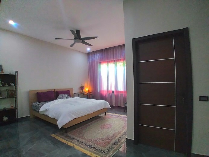 House for sale Huay Yai Pattaya showing the second bedroom 