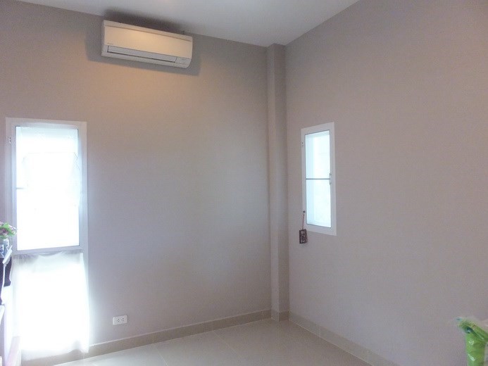 House for sale Huay Yai Pattaya showing the third bedroom 