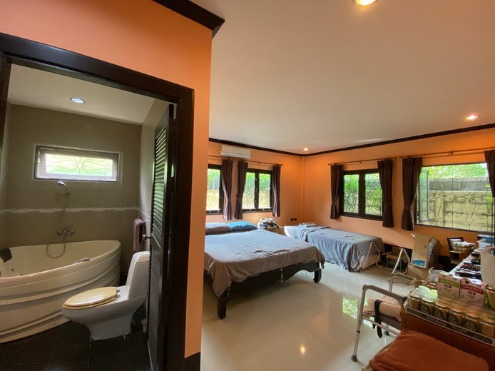 House for sale Huay Yai Pattaya showing the third bedroom suite House for sale Huay Yai Pattaya showing the third bedroom suite