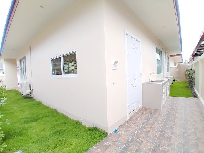 House for sale Huay Yai Pattaya showing the utility area 