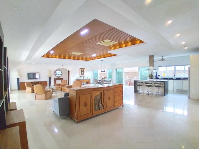 House for sale Jomtien Park Villas showing the open plan concept House for sale Jomtien Park Villas showing the open plan concept
