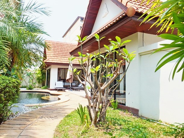 House for sale View Talay Villas Jomtien showing the house 