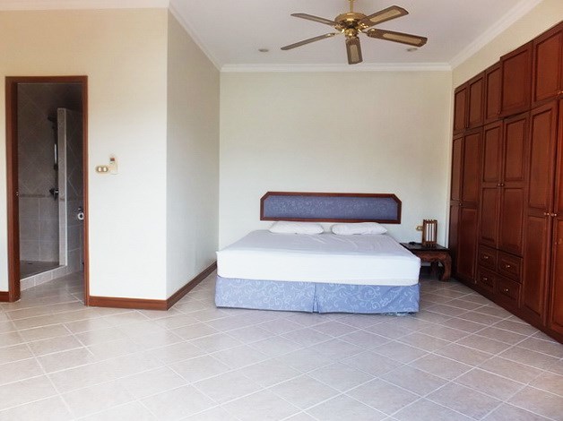 House for sale Jomtien showing the third bedroom suite 