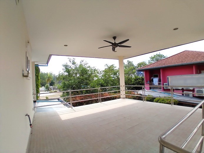 House for sale Mabprachan Pattaya showing the large balcony 