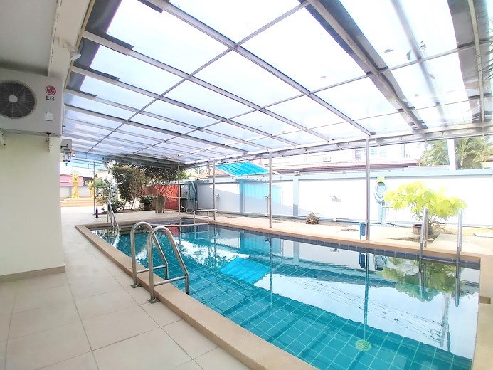 House for sale Mabprachan Pattaya showing the covered terrace and pool 