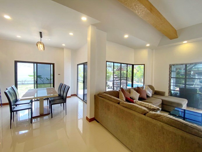 House for sale Mabprachan Pattaya showing the living and dining areas 