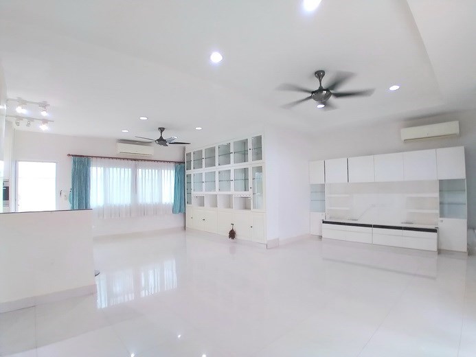 House for sale Mabprachan Pattaya showing the living and dining areas concept House for sale Mabprachan Pattaya showing the living and dining areas concept