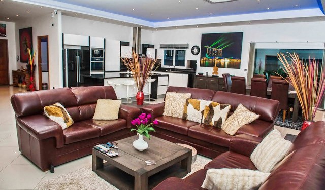 House for sale Mabprachan Pattaya showing the open plan concept House for sale Mabprachan Pattaya showing the open plan concept