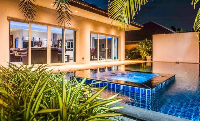 House for sale Mabprachan Pattaya showing the house and private pool