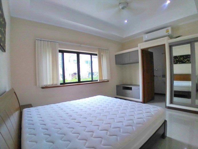 House for sale Mabprachan Pattaya showing the third bedroom suite House for sale Mabprachan Pattaya showing the third bedroom suite