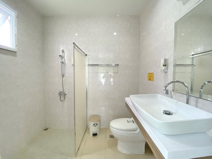 House for sale Na Jomtien showing the third bathroom 