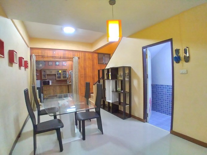 House for sale Pattaya showing the dining area and second bathroom House for sale Pattaya showing the dining area and second bathroom