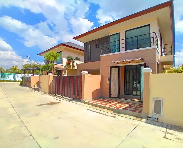 House for sale Pattaya showing the house House for sale Pattaya showing the house